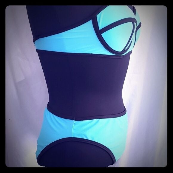 Strapless teal bikini size 34B - Picture 2 of 6
